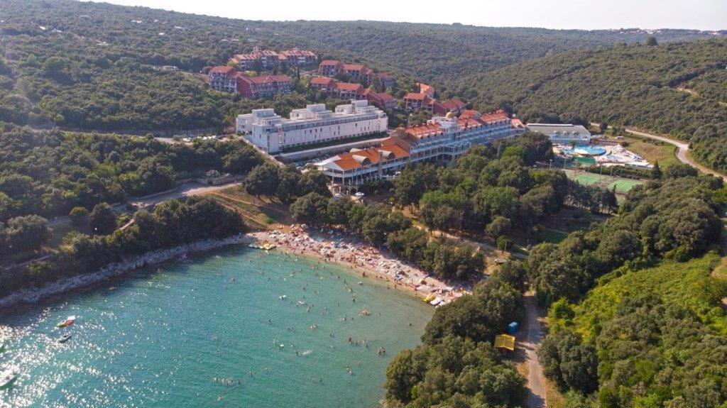 Apartments Nikolina Rakalj Экстерьер фото